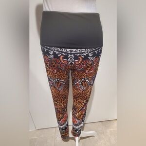 EVA VARRO Reversible Leggings with Animal Print to Solid Black in Size L